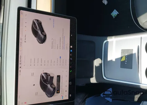 2023 Tesla Model Y Awd/Long Range Dual Motor All-Wheel Drive z USA, uszkodzony, nr VIN 7SAYGDEE7PA089135